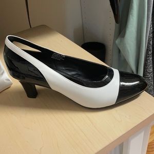 Never worn David Tate Grove pump black patent and white leather.